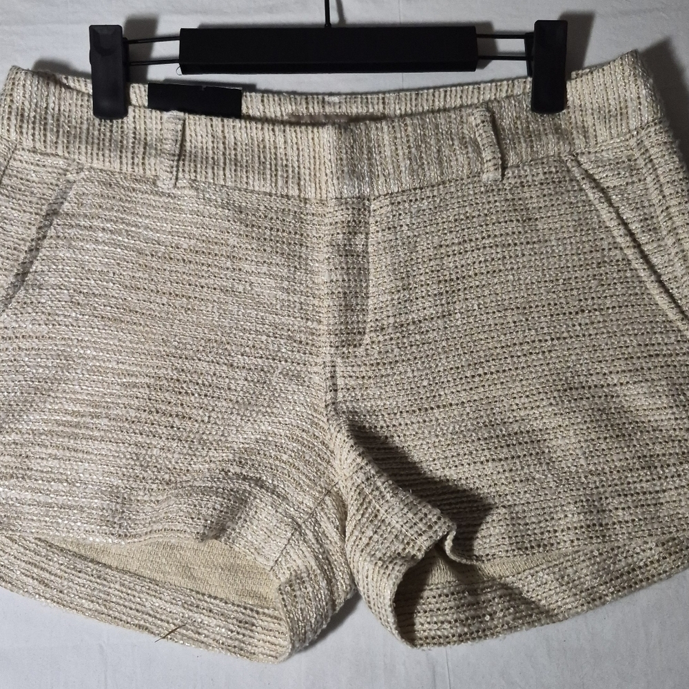 Banana Republic Woven Cream Women’s Shorts - Lightweight Summer Staple Size 6